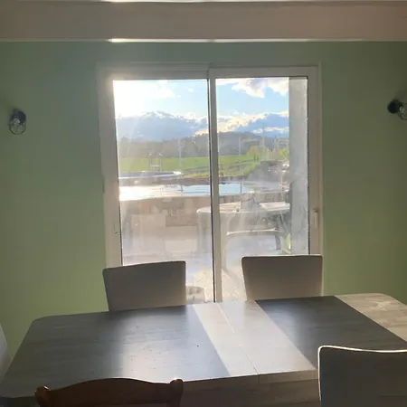 Holiday home Maison Vedrines Chaniat